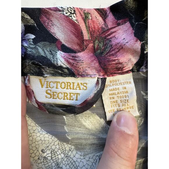 Victoria's Secret Vintage Gold Label Kimono Robe Black Satin Floral Belted Sz OS - Picture 4 of 5